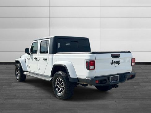 Used 2024 Jeep Gladiator Sport AWD/4WD image 3