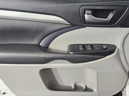 Used 2019 Toyota Highlander XLE image 43