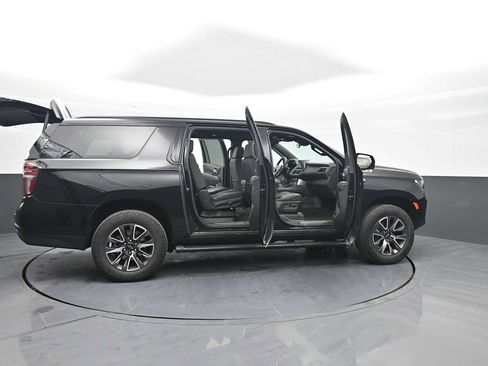 Used 2024 Chevrolet Suburban Z71 w/ Luxury Package image 46