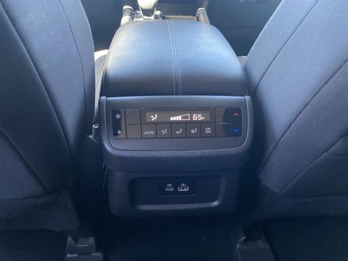 Used 2022 Nissan Pathfinder SV FWD image 20