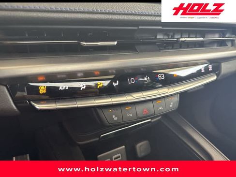 Certified 2024 Cadillac XT4 Sport AWD/4WD image 17