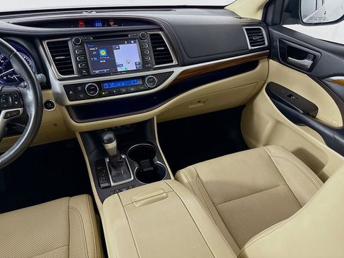Used 2018 Toyota Highlander Limited image 25