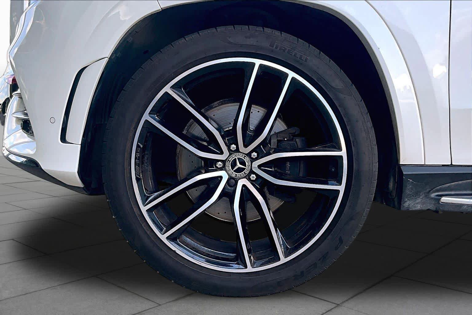 Used 2022 Mercedes-Benz GLS 450 4MATIC image 11