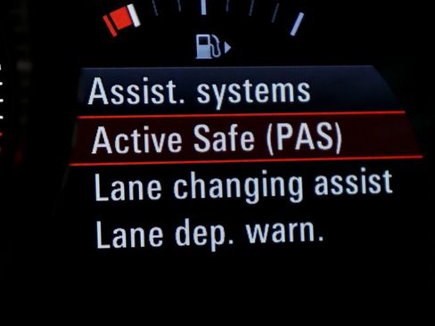 Used 2023 Porsche Macan AWD/4WD image 23