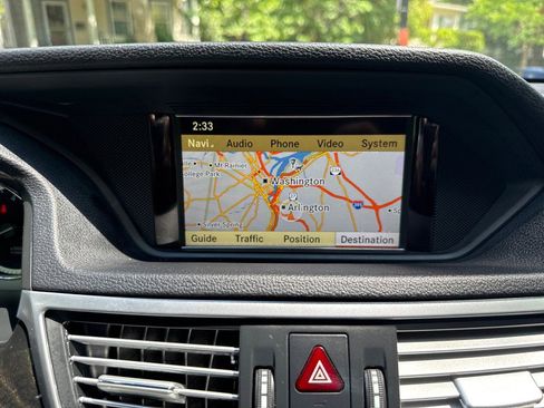 Used 2011 Mercedes-Benz E 350 4MATIC Sedan image 21