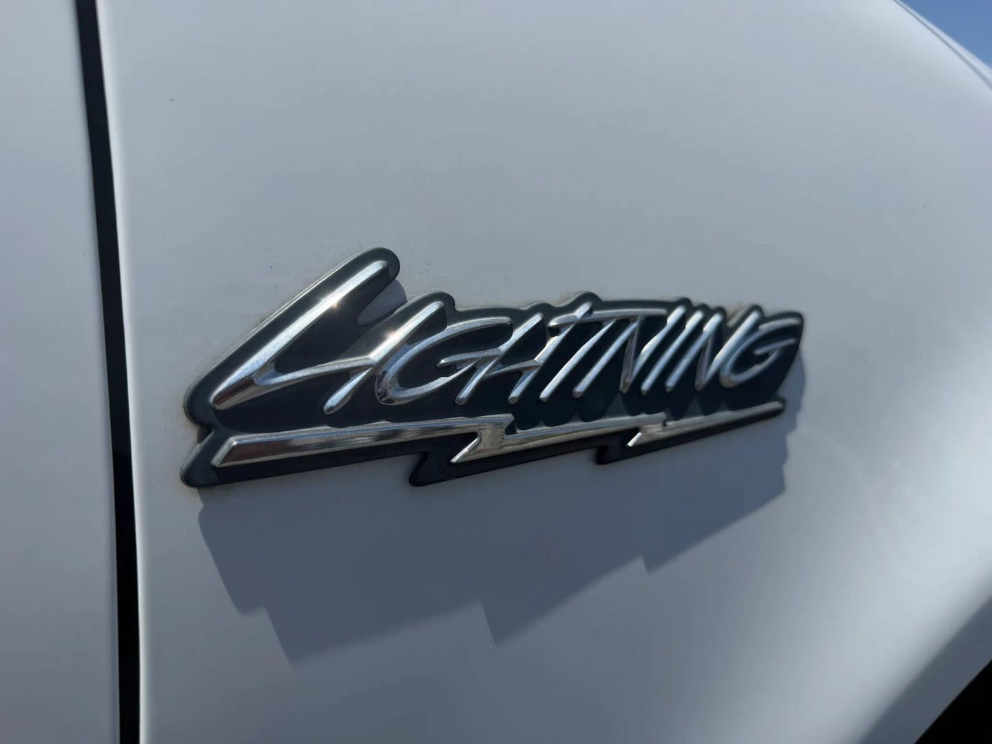 Used 2003 Ford F150 Lightning RWD image 25