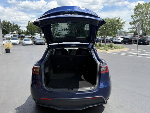 Used 2022 Tesla Model Y Long Range AWD/4WD image 9