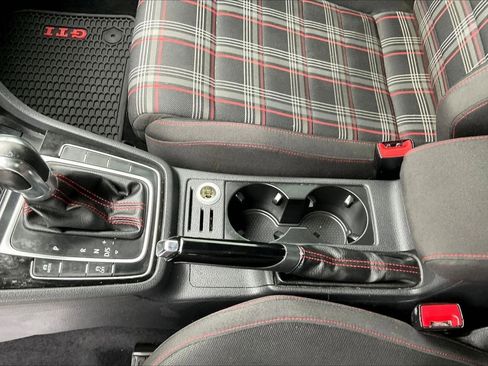 Used 2015 Volkswagen GTI S image 10