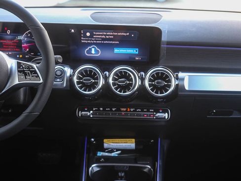 New 2026 Mercedes-Benz GLB 250 4MATIC image 11
