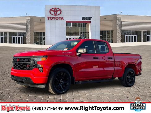 Used 2025 Chevrolet Silverado 1500 Custom image 1