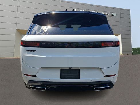 Used 2024 Land Rover Range Rover Sport Dynamic SE AWD/4WD image 6