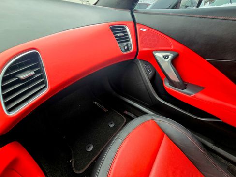 Used 2016 Chevrolet Corvette Z06 w/ 3LZ Preferred Equipment Group image 17