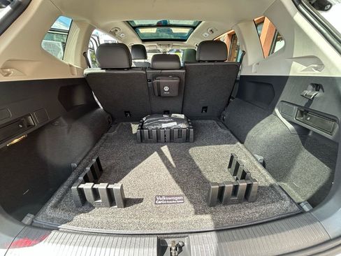 Used 2020 Volkswagen Tiguan SEL AWD/4WD image 19