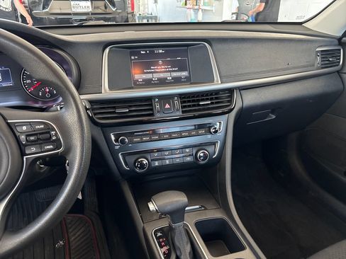 Used 2018 Kia Optima LX w/ 17" Alloy Wheels Package FWD image 21