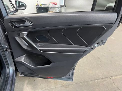 Used 2024 Volkswagen Tiguan SE FWD image 15