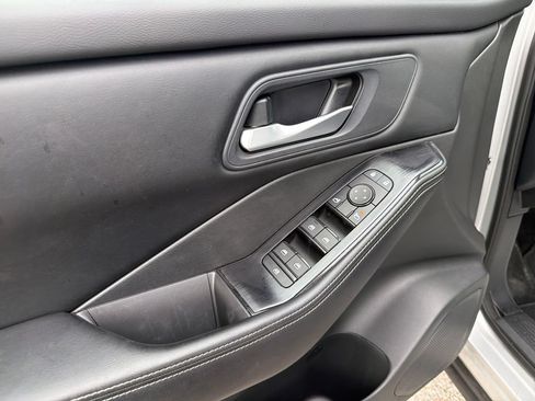 Certified 2024 Nissan Rogue SV AWD/4WD image 38