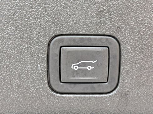 Used 2023 Chevrolet Tahoe Premier image 14