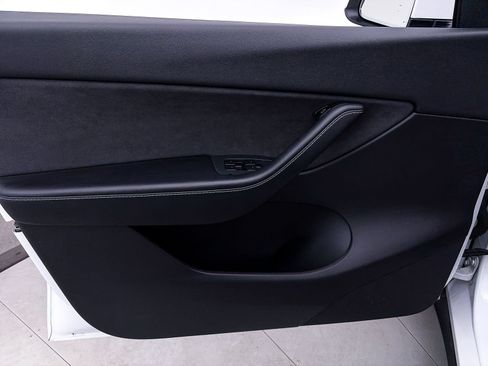Used 2021 Tesla Model Y 2WD image 15