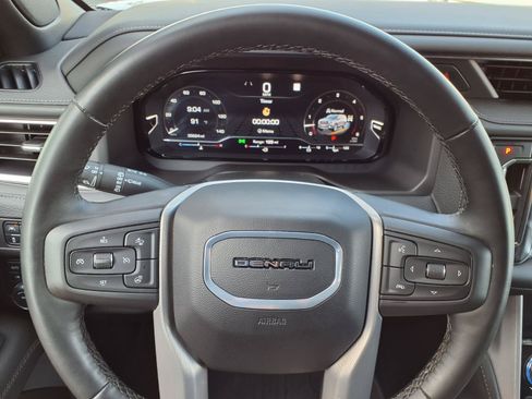 Used 2024 GMC Yukon XL Denali AWD/4WD image 16