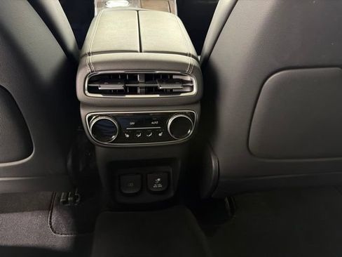 Used 2022 Genesis GV80 2.5T w/ Prestige Package 04 AWD/4WD image 24