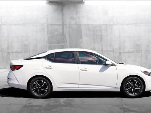 Certified 2024 Nissan Sentra SV FWD image 5