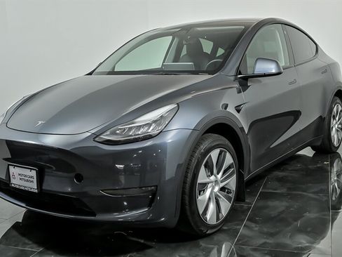 Used 2023 Tesla Model Y Long Range AWD/4WD image 5