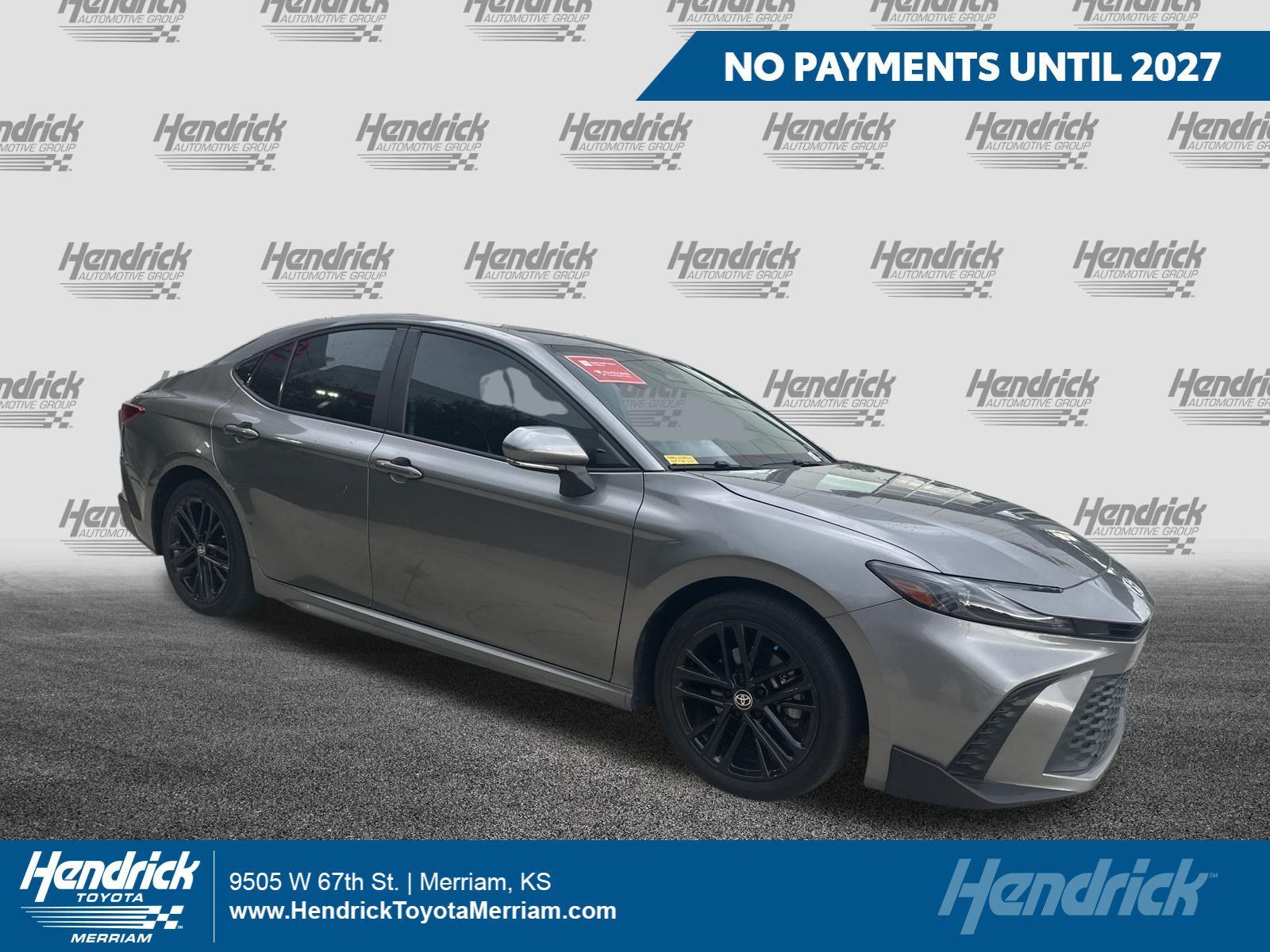 Used 2025 Toyota Camry SE w/ Convenience Package FWD image 1