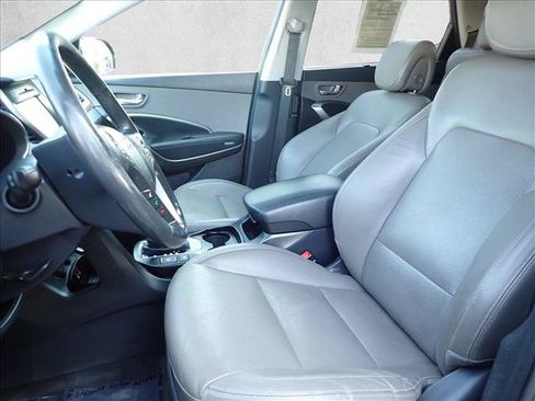 Used 2018 Hyundai Santa Fe AWD w/ Cargo Package image 12