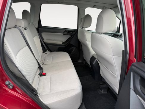 Used 2017 Subaru Forester 2.5i Premium image 18