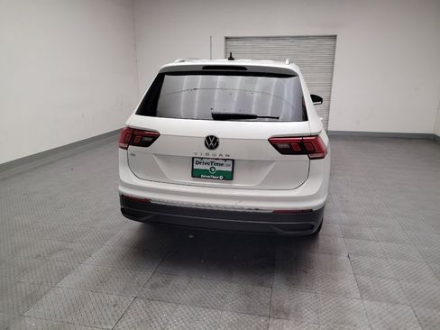 Used 2023 Volkswagen Tiguan SE w/ Panoramic Sunroof Package FWD image 7
