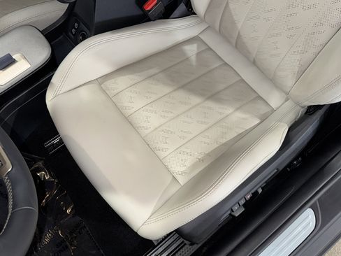 Used 2025 MINI Cooper 2-Door Hardtop FWD image 30