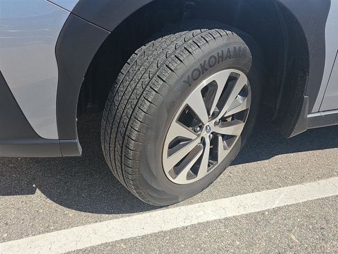 Used 2025 Subaru Outback Premium image 11