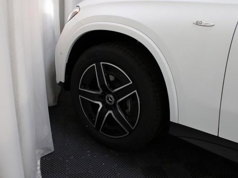 New 2025 Mercedes-Benz GLC 350e 4MATIC image 9