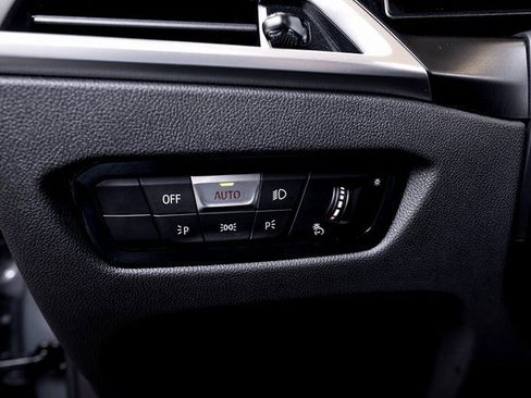 Used 2025 BMW M2 image 39