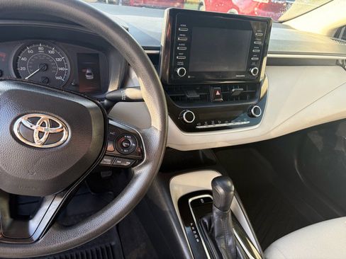 Used 2021 Toyota Corolla L image 11