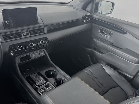 Certified 2023 Honda Pilot TrailSport image 23