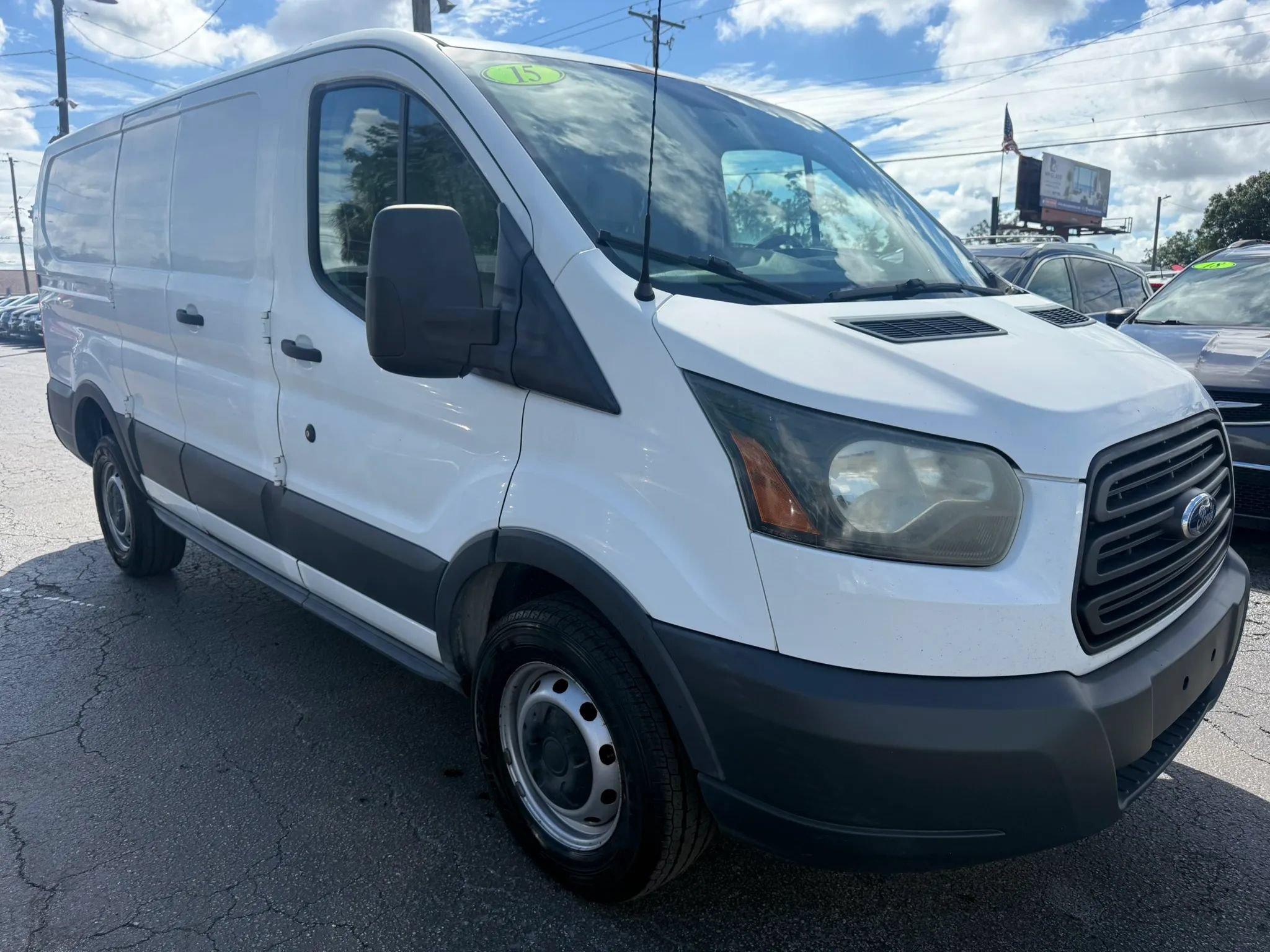 Used 2015 Ford Transit 250 130 Low Roof RWD image 4