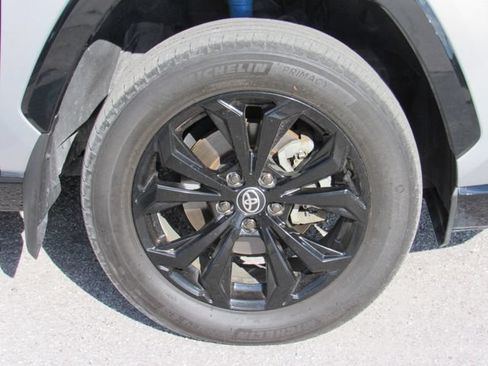 Used 2024 Toyota RAV4 SE AWD/4WD image 10