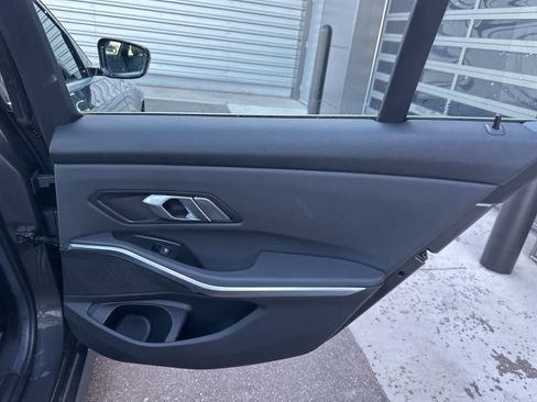 Used 2019 BMW 330i xDrive Sedan w/ Convenience Package image 17