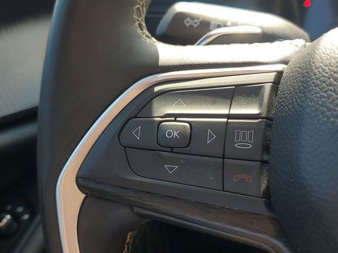 Used 2024 Jeep Grand Cherokee L Laredo image 26