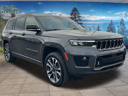 Certified 2025 Jeep Grand Cherokee L Overland w/ Advanced Protech Group III image 3