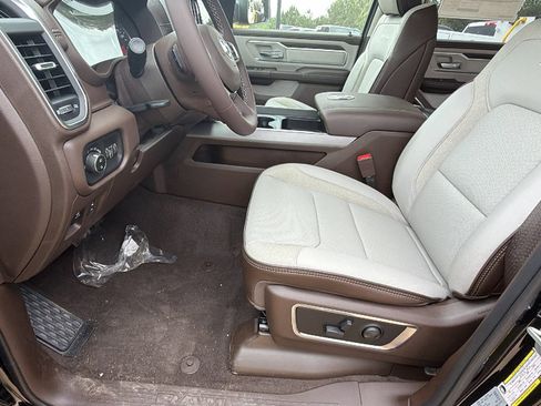New 2026 RAM 1500 Laramie AWD/4WD image 16