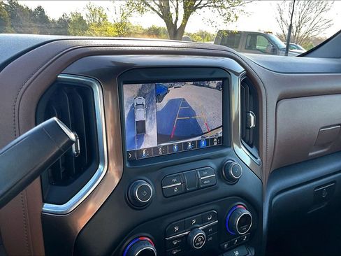 Used 2022 Chevrolet Silverado 2500 High Country w/ Technology Package image 18