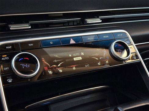 Used 2021 Genesis GV80 2.5T w/ Advanced Package 02 image 18