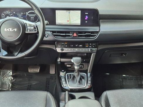 Used 2024 Kia Seltos EX FWD image 15