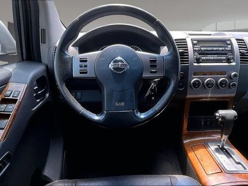 Used 2007 Nissan Pathfinder LE RWD image 8