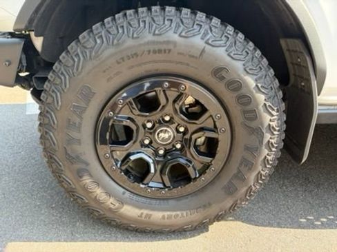Used 2024 Ford Bronco Wildtrak AWD/4WD image 13