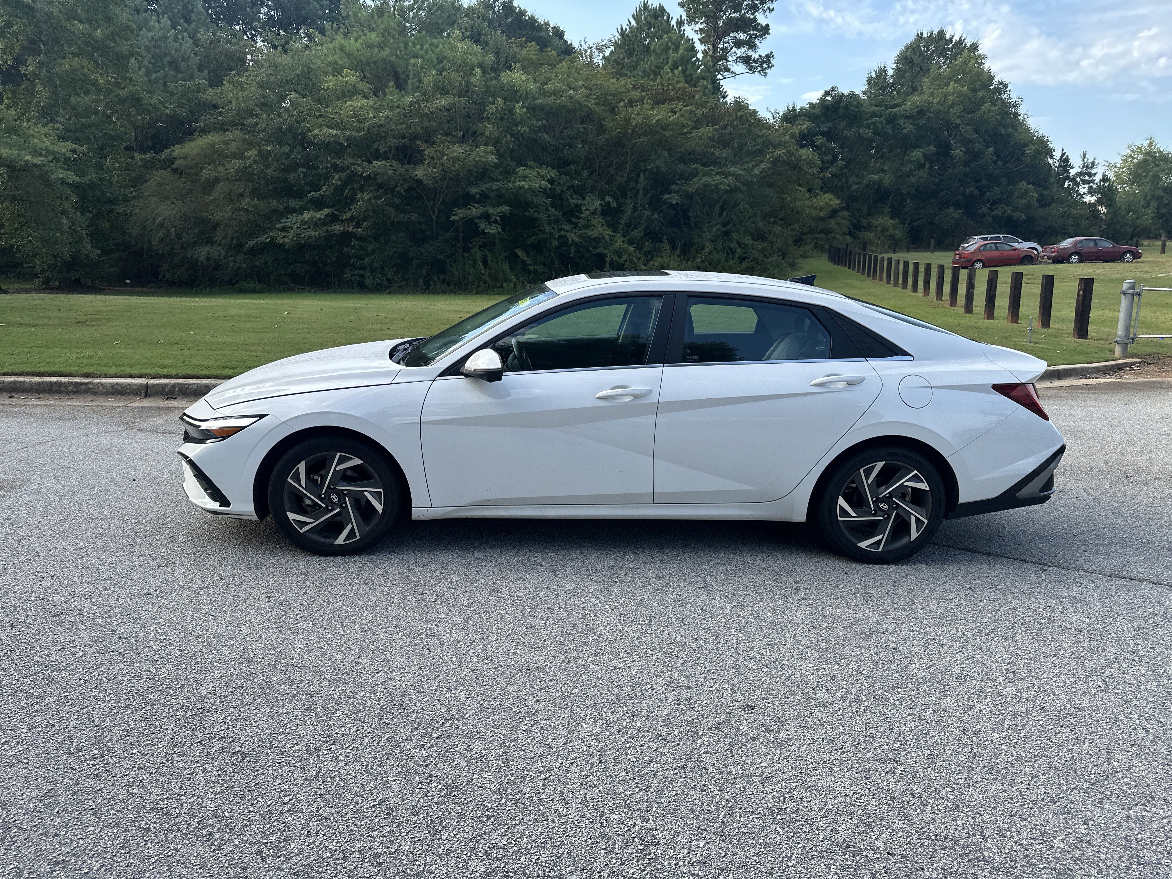 Used 2024 Hyundai Elantra Limited FWD image 8