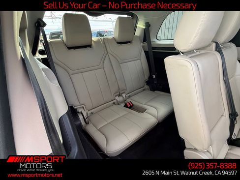 Used 2018 Land Rover Discovery HSE AWD/4WD image 18