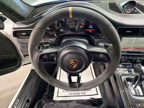Used 2016 Porsche 911 GT3 RS image 32